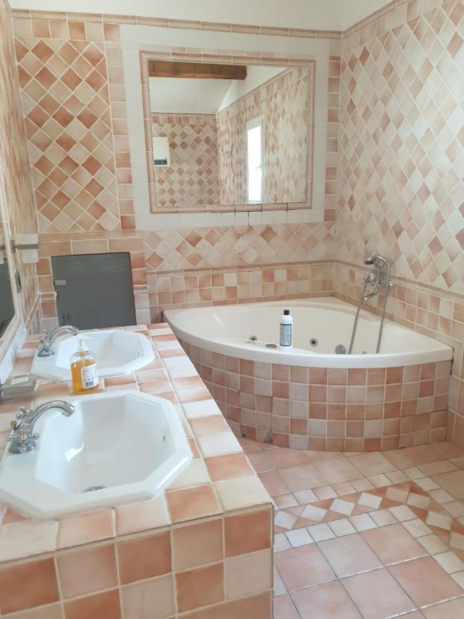 Villa Piscine Privee Марсилия Екстериор снимка